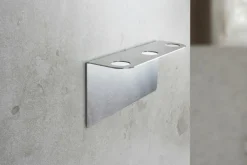 Beslag Design Badeværelsestilbehør-Base - Sæbepumpeholder Triple