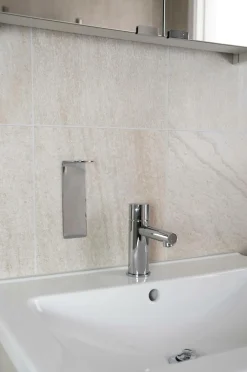 Beslag Design Badeværelsestilbehør-Base - Sæbepumpeholder