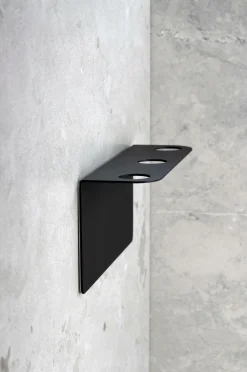 Beslag Design Badeværelsestilbehør-Base - Sæbepumpeholder Triple