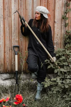 by Benson Planter & Blomster-Haveoveralls - Stone