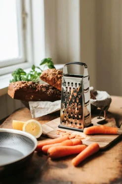 Dorre Husholdningsartikler-Rivejern med gummibund og håndtag Rubi