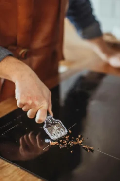 Dorre Husholdningsartikler-Skraber til stegeplade Hema