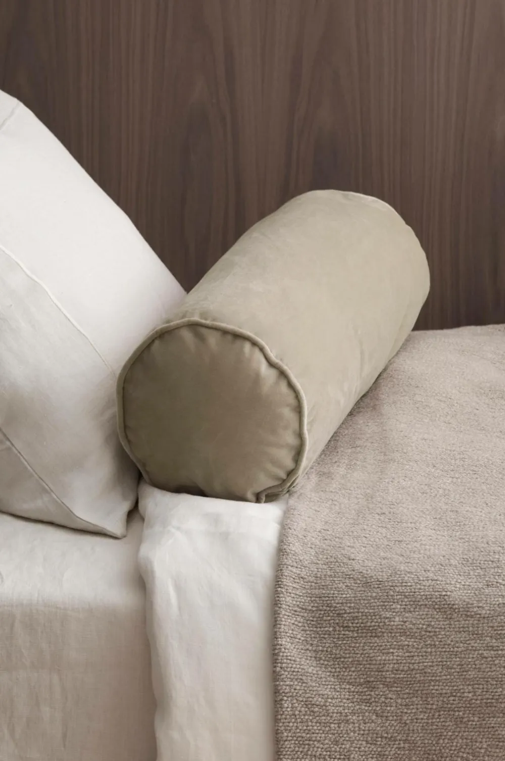 Ellos Pyntepuder & Betræk-Home Pølsepude Nora Cylinder i velour