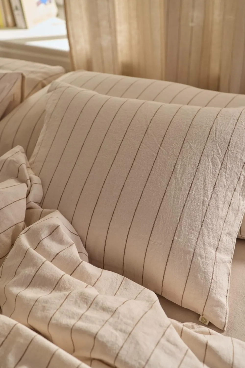 Ellos Pudebetræk-Home Pudebetræk Elly Thin Stripe i genanvendt halvlinned