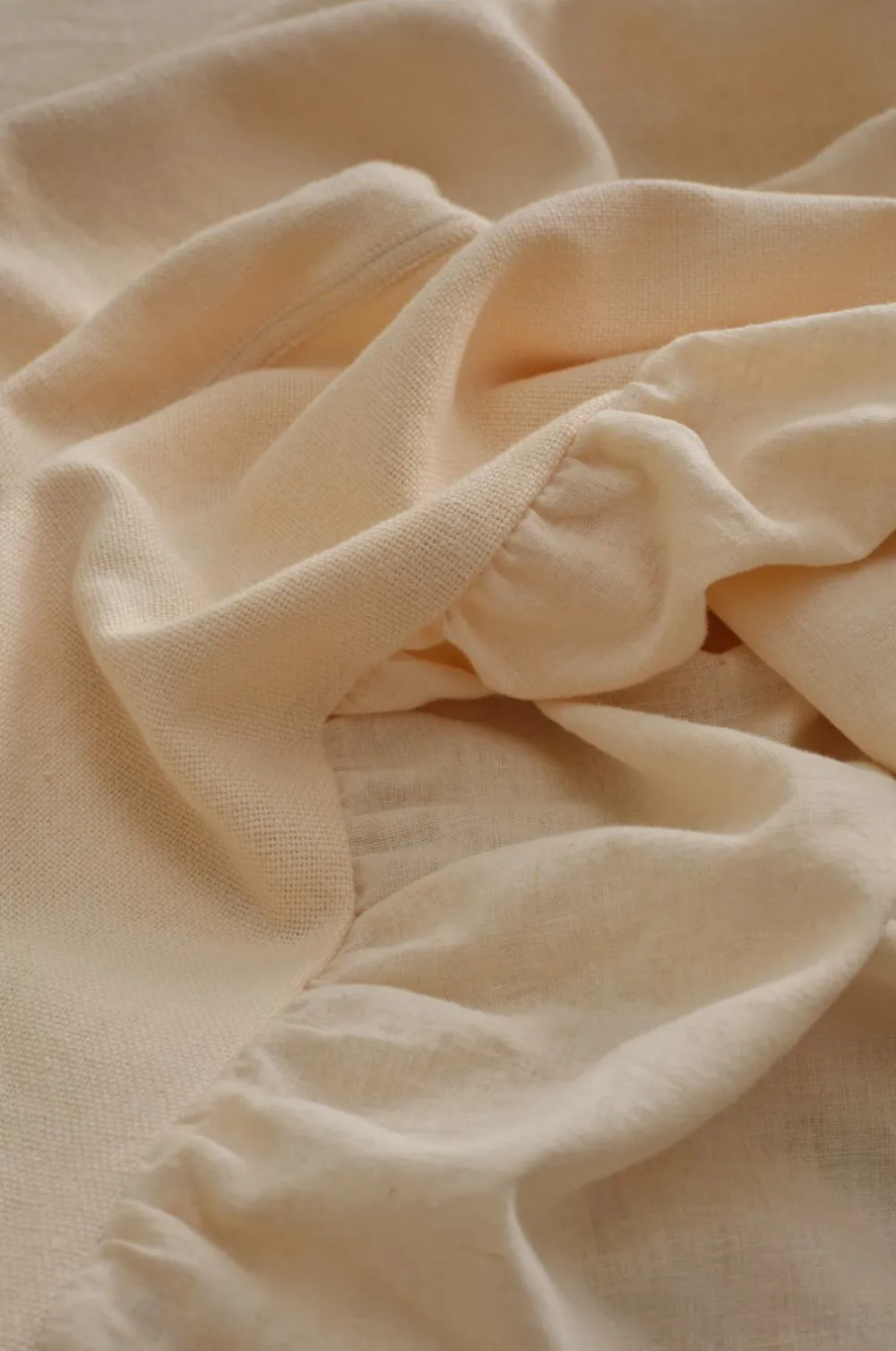 Ellos Sengetæpper-Home Sengetæppe Elly Frill i genanvendt halvlinned