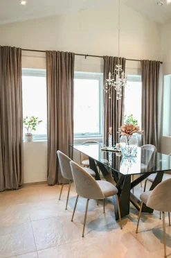 Hasta Velourgardiner-Smuk gardinlængde i velour