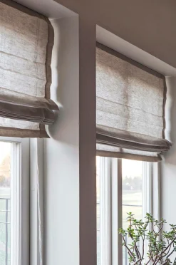 Himla Foldegardiner|Hørgardiner-Romersk gardin Ebba