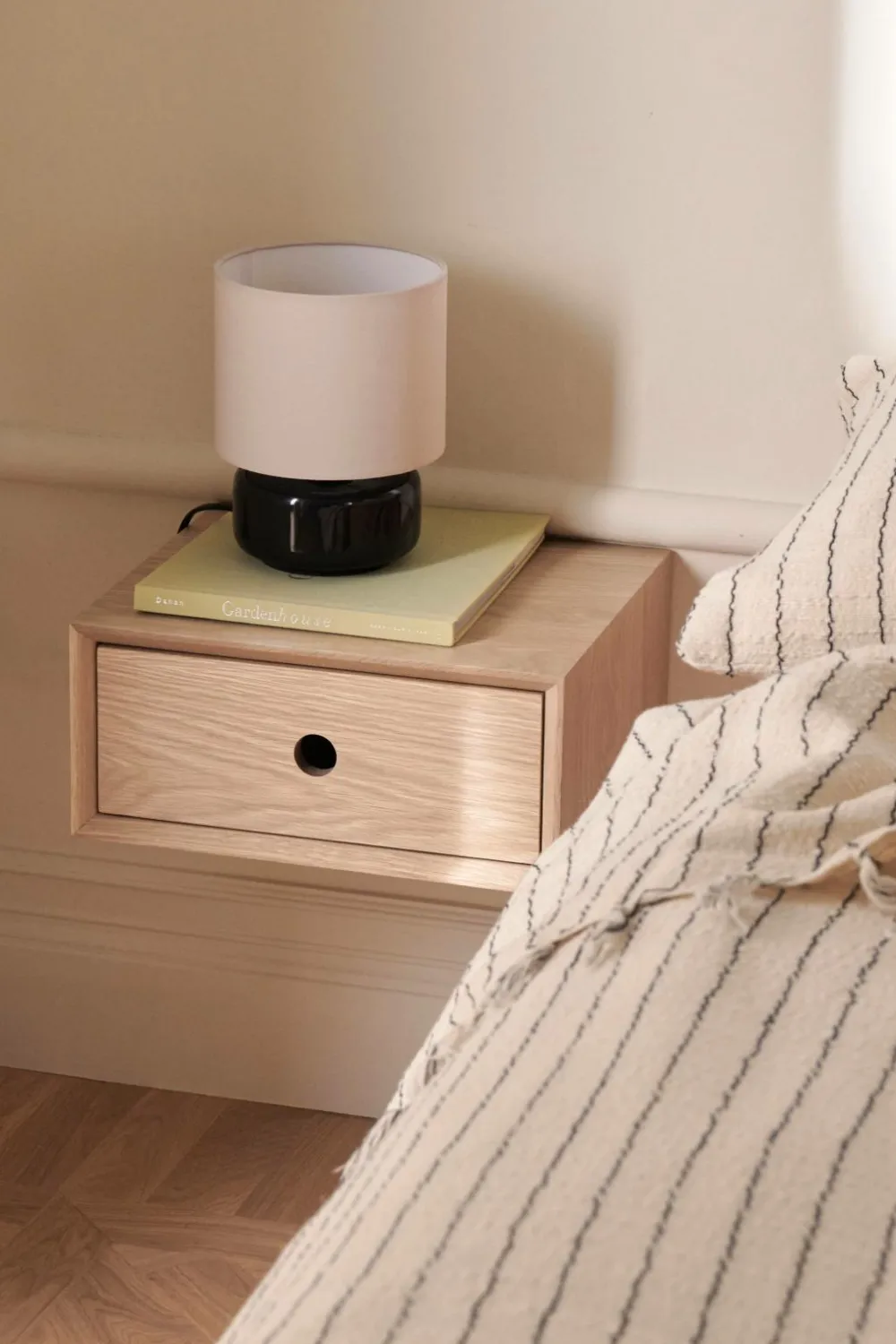 &Home Borde-Sengebord Time