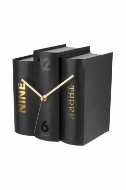 Karlsson Vægure-Bordur Book