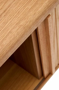 Kave Home Tv-Bænke-Mailen tv-bord med 2 døre i askefinér med mørk finish 120 x 50 cm