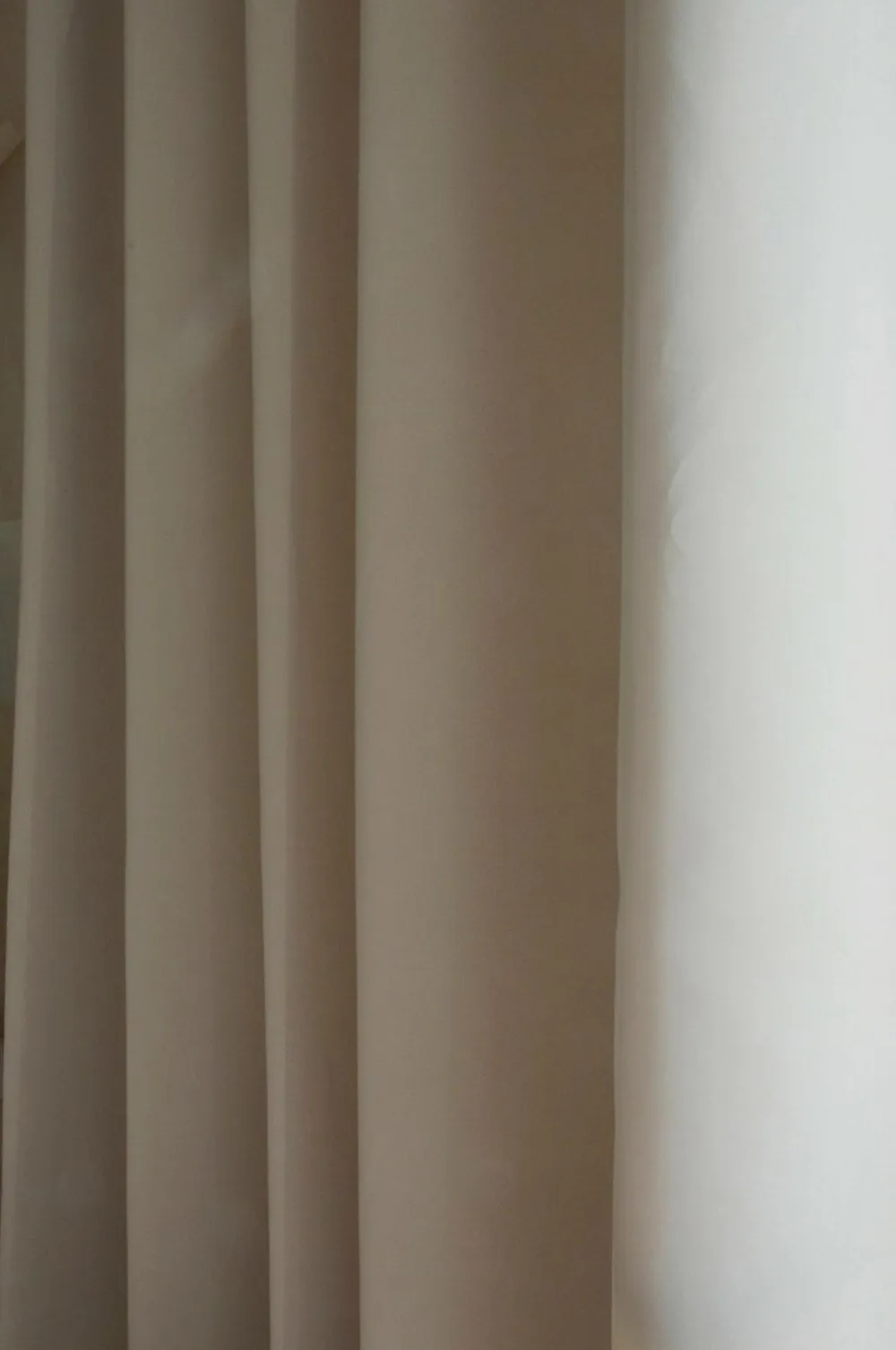 Mimou Mørklægningsgardiner-Mørklæggende hotelgardin - dobbelt bredde