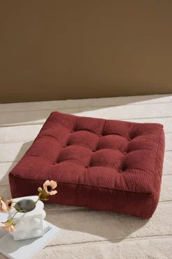 Pastill Puffer & Fodskamler-Luca gulvpude manchester 64x64x15 cm