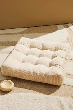 Pastill Puffer & Fodskamler-Luca gulvpude manchester 64x64x15 cm