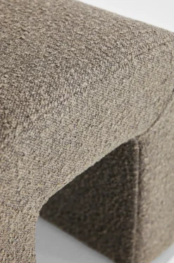 Pastill Puffer & Fodskamler-Odette puf i bouclé 45x41 cm