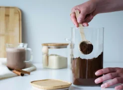 Pebbly Køkkenopbevaring-Høj glasbeholder med bambuslåg og måleske - 1400 ml