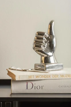 Present Time Pynteting-Statue Okay