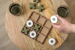 Present Time Pynteting-Tic Tac Toe