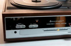 Soundmaster Tv, Lyd & Det Smarte Hjem-Pladespiller med radio og indbyggede højttalere Pl186h