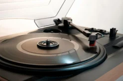 Soundmaster Tv, Lyd & Det Smarte Hjem-Pladespiller med radio og indbyggede højttalere Pl186h