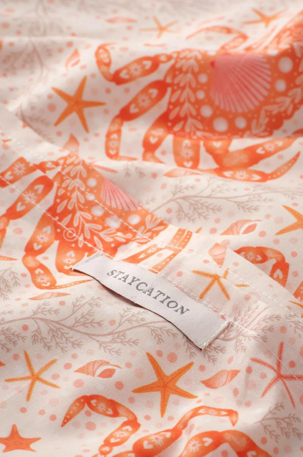 Staycation Pudebetræk-Hotel-pudebetræk Careful Crab i bomuldspercale